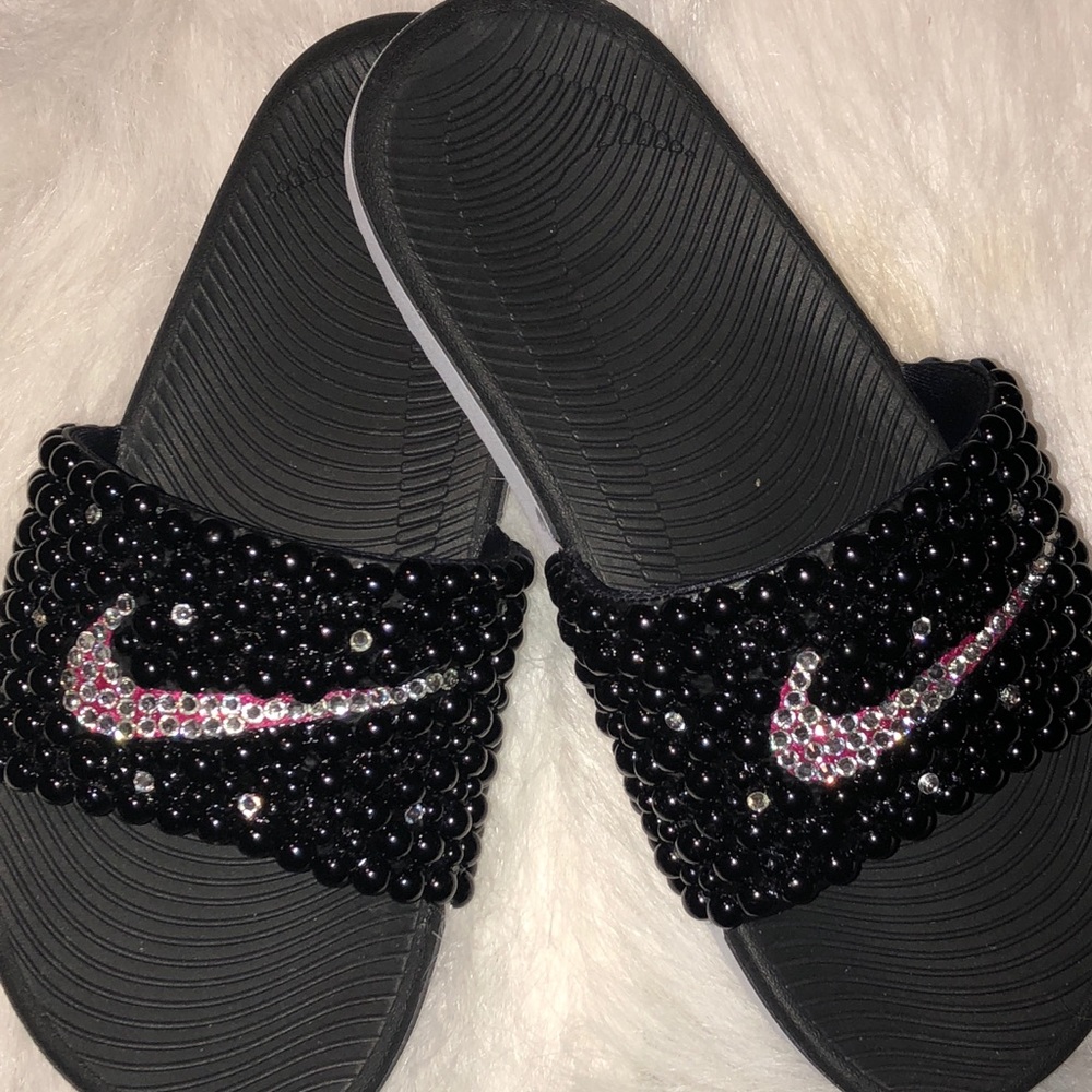 Step into style wand comfort with our one-of-a-kind custom made Nike slides.